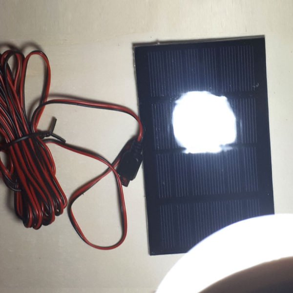 LAMPE-ampoule-LED-avec cellule solaire 4 V rechargeable